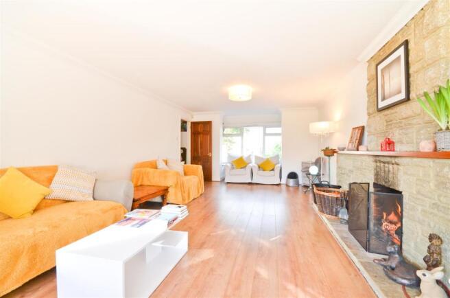 Lounge - Newport - Isle of Wight Estate Agents (2)