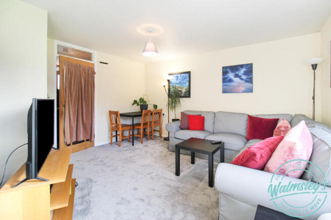 Sitting & dining room