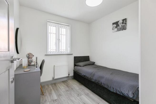4 bed Town House for sale Image 10