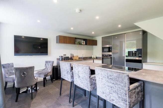 3 bed Semi-Detached for sale Image 5