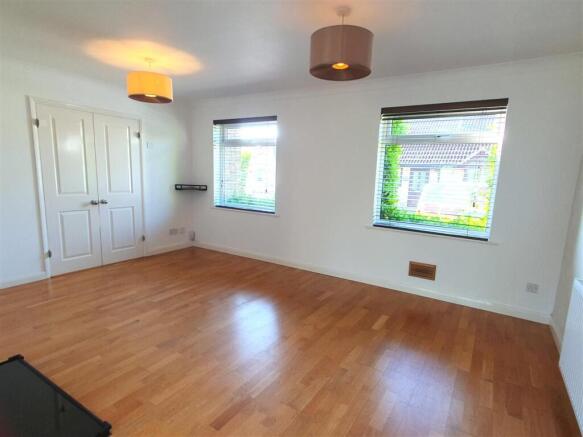 Living Room 1.jpg