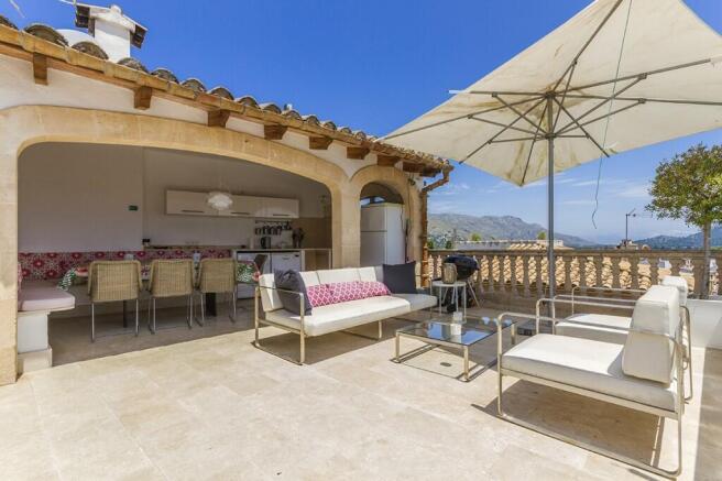 Outdoor Kitchen