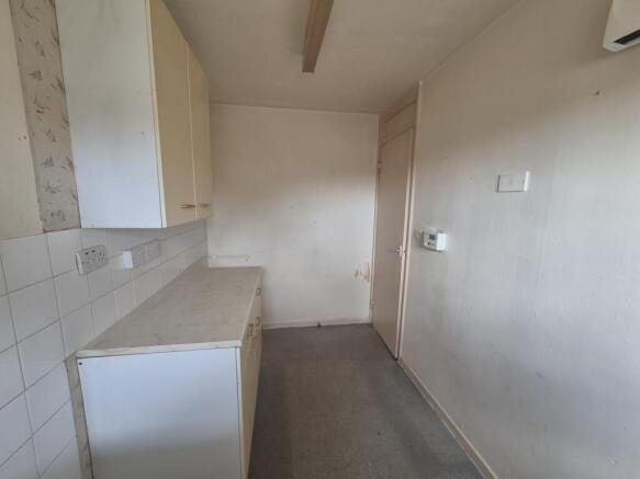 1 bed Flat for sale Image 5