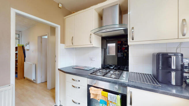 3 bed Semi-Detached for sale Image 9