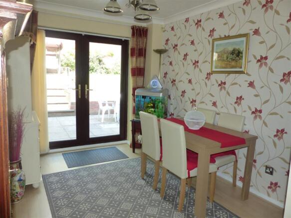 DINING ROOM 1.JPG