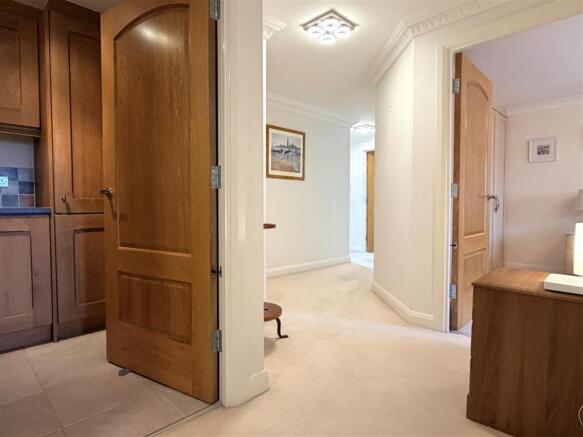 PRIVATE ENTRANCE HALLWAY