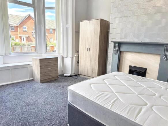 3 bed Terraced for sale Image 5