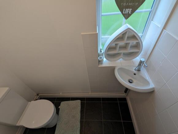 Cloakroom/wc