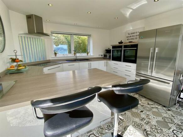 kitchenroom.jpeg