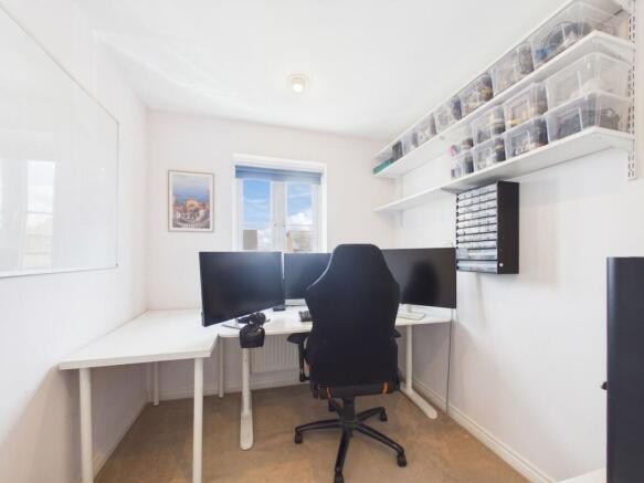 2 bed Flat for sale Image 12