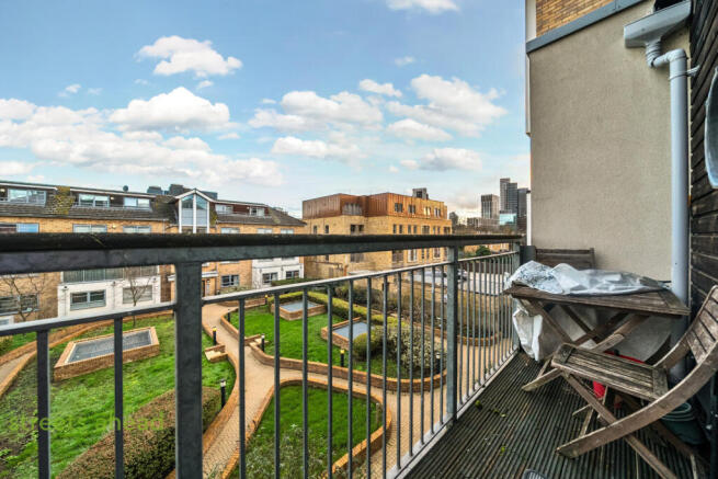 a56f1e58-256b-4dd...