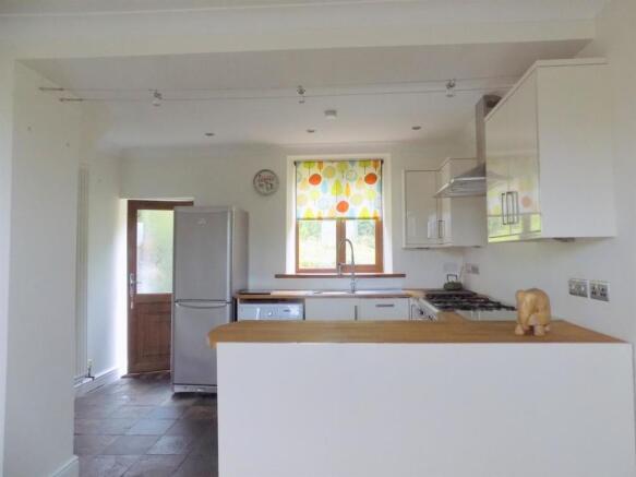 Kitchen/ Dining Room