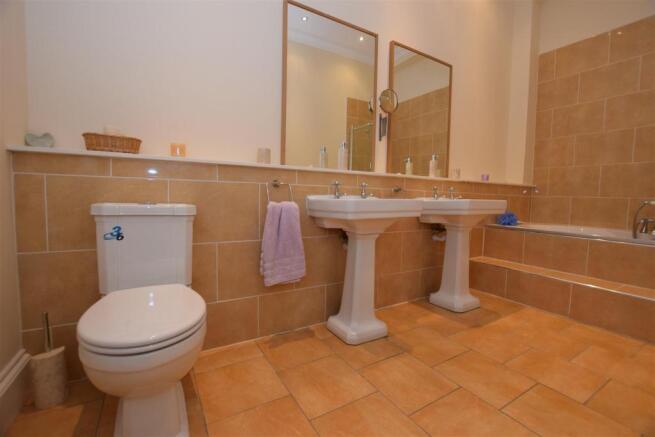 Bathroom .JPG