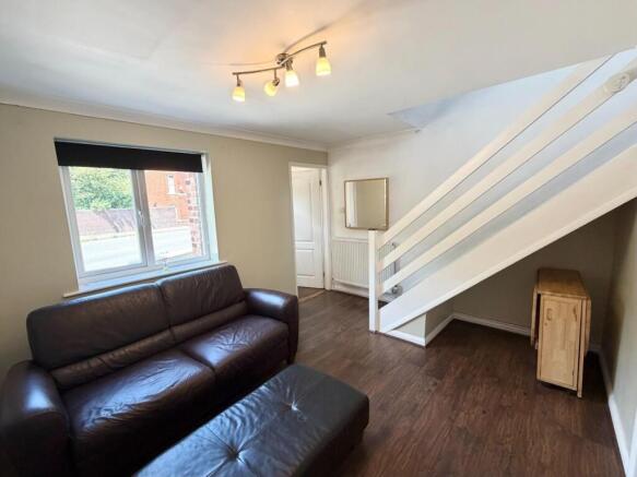 1 bed Semi-Detached to rent Image 4