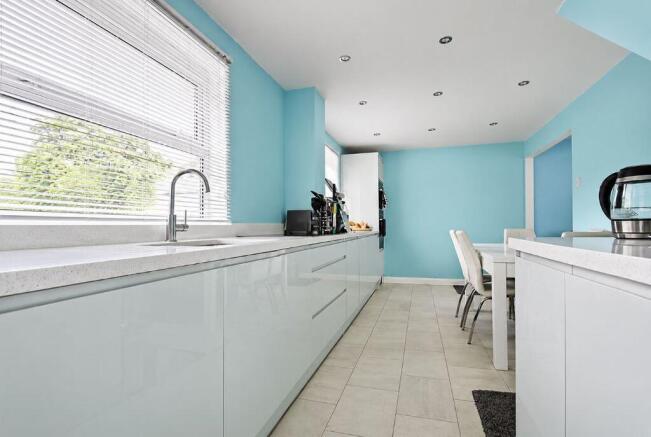 Vardon Road, Stevenage, SG1 photo 2