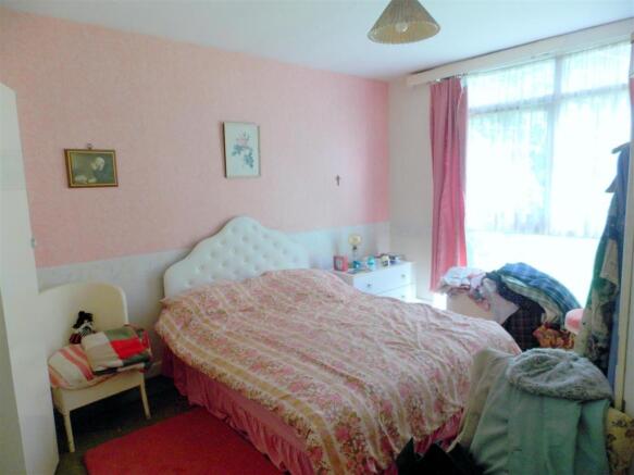 bedroom one.JPG