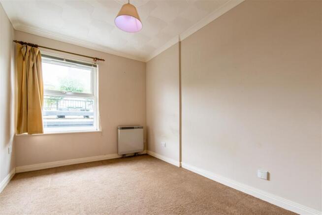 8 Trewartha Court-1.jpg