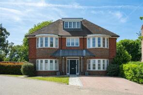 4, Oldfield Drive, Haywards Heath RH17 7TF