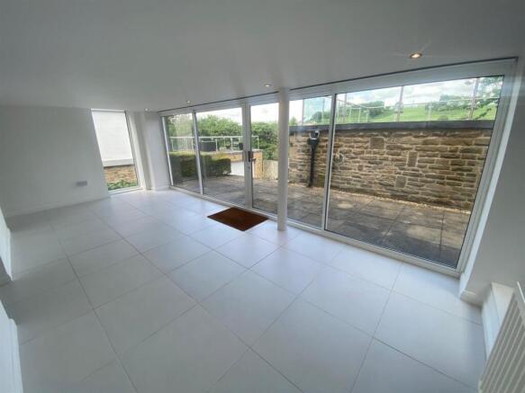 4 bed Detached to rent Image 10