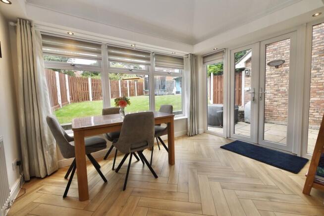 4 bed Detached for sale Image 5