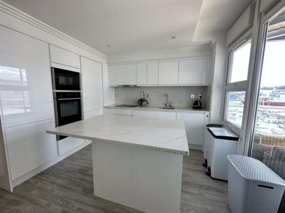 Kitchen: