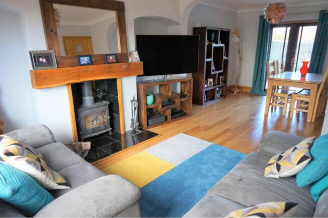 Lounge/Dining Room