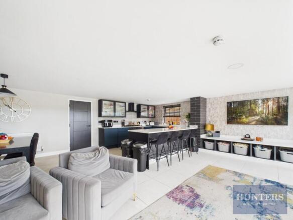 Kitchen / Living Area