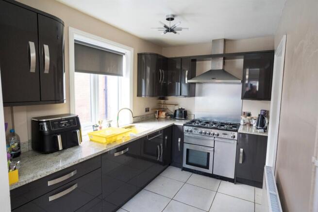 Kitchen / Breakfast Room 