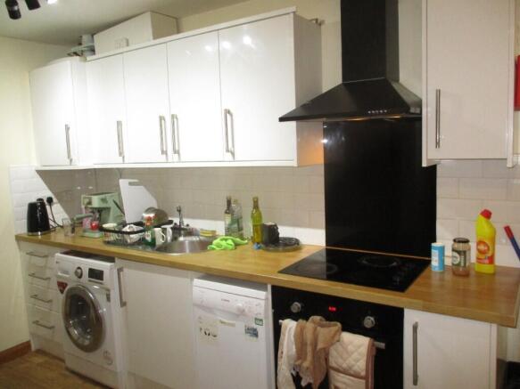 1 bed Semi-Detached to rent Image 5