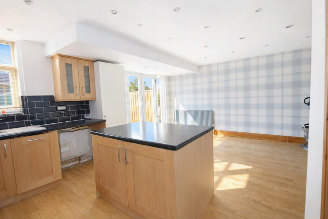 3 bed Semi-Detached for sale Image 5