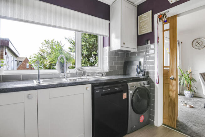 4 bed Semi-Detached for sale Image 7