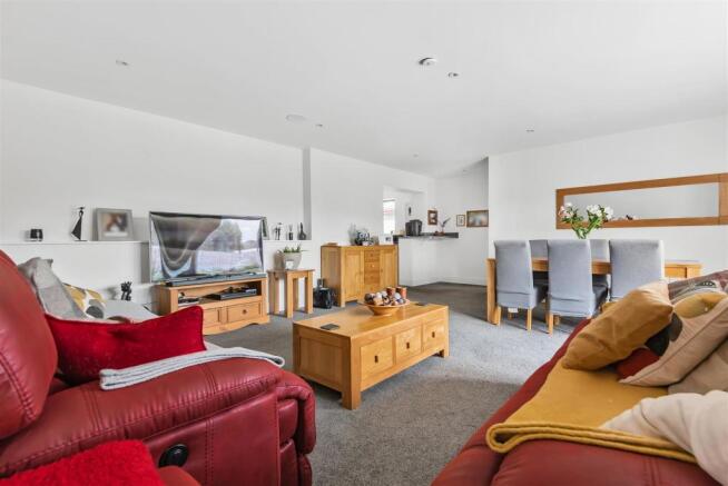 Lounge / Dining Room