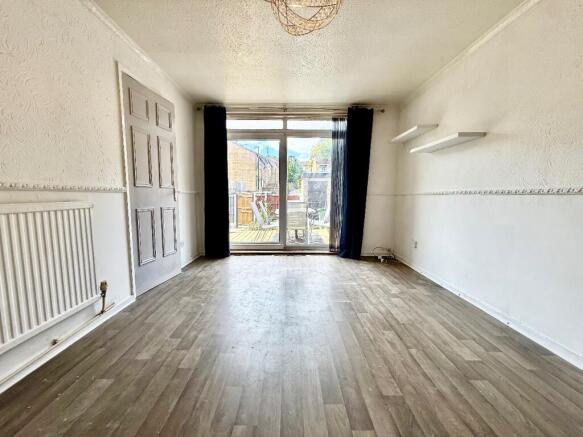 3 bed Terraced to rent Image 8