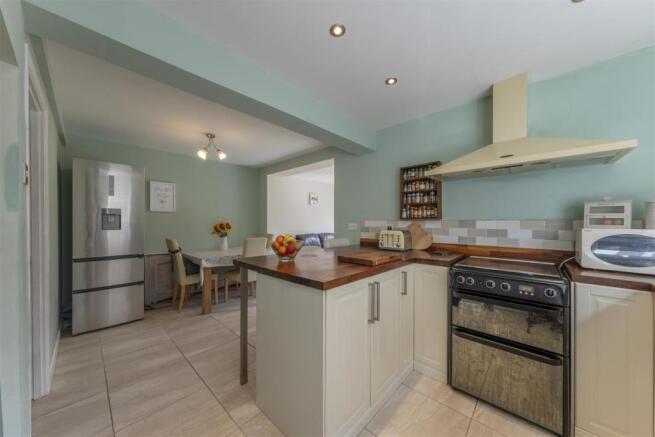 31 Lodge Drive-007.JPG