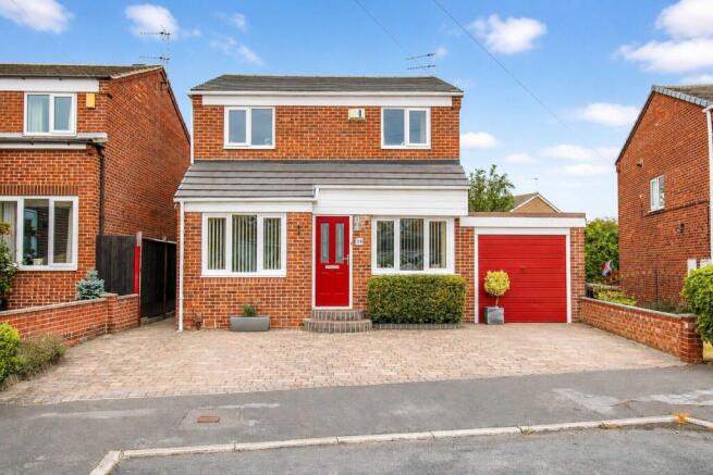 3 bed Detached for sale in wakefield