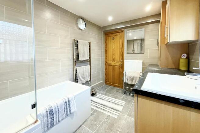 Bathroom/Utility