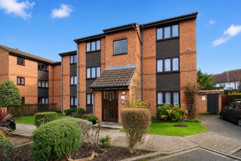 Harewood Terrace, Norwood Green, UB2