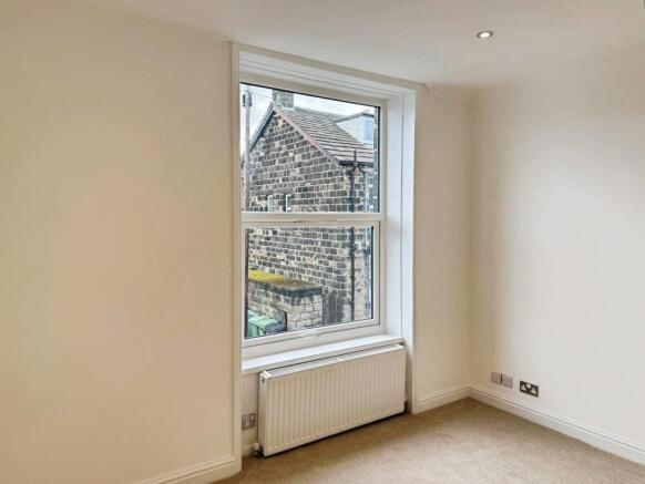 2 bed End of Terrace to rent Image 12