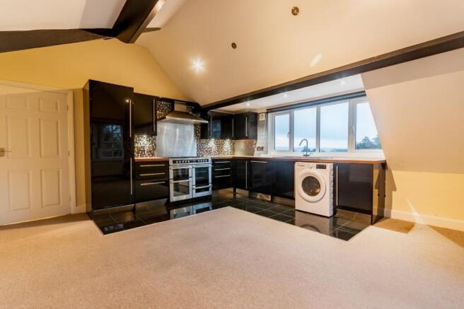 3 bed Flat for sale Image 5