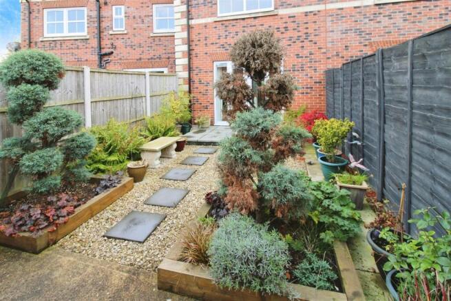 3 bed Terraced for sale Image 4
