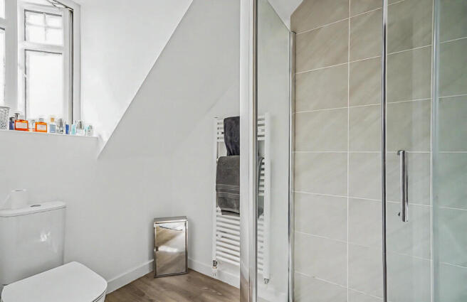 4 bed Semi-Detached for sale Image 8