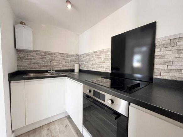 1 bed Apartment to rent Image 4