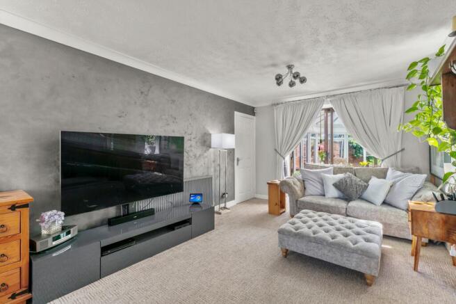 4 bed Detached for sale Image 8