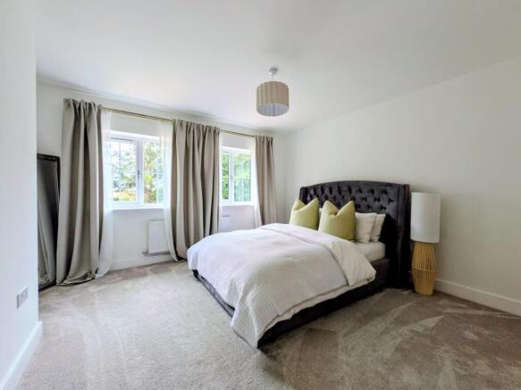 4 bed Detached for sale Image 10