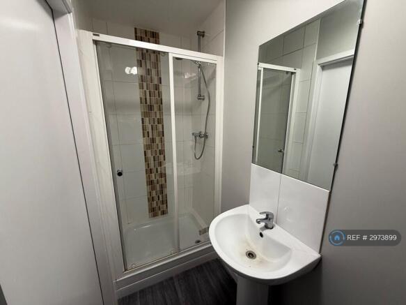1 bed Flat to rent Image 4