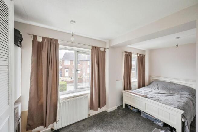 4 bed Semi-Detached for sale Image 11