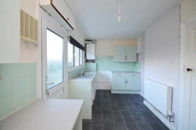 KITCHEN/BREAKFAST
