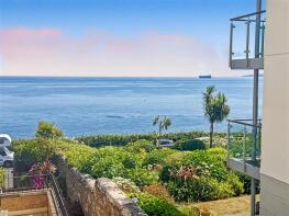 Flat 9, Carnes Court, Emslie Road, Falmouth TR11 4BY