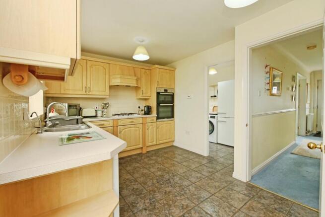 4 bed Detached for sale Image 4