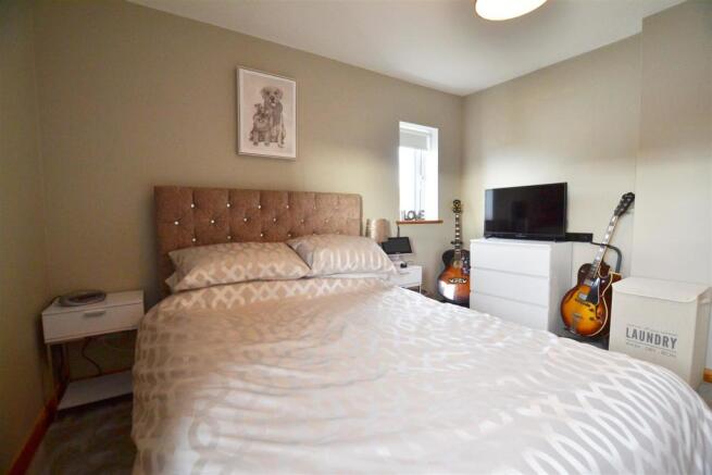 bed 2.jpg